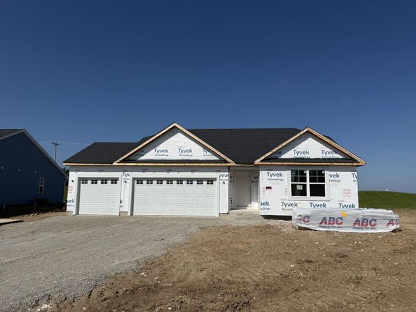 210 Linden Ln, Delavan, WI 53115