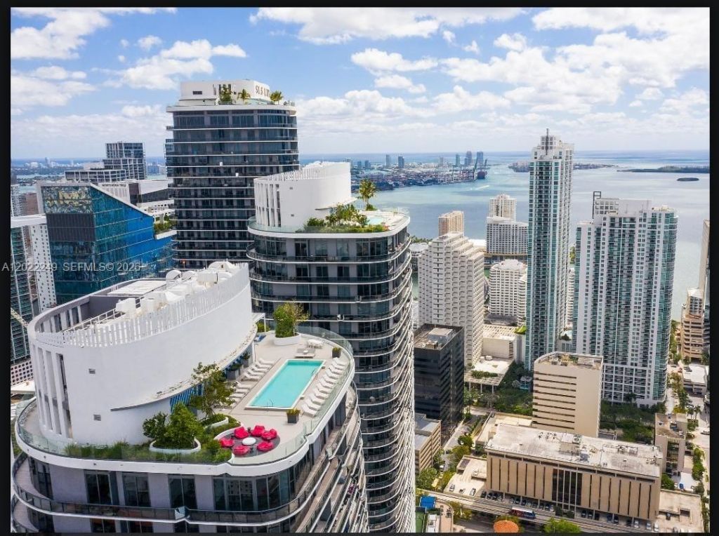55 SW 9th St , Unit 2709, Miami, FL 33130 Photo