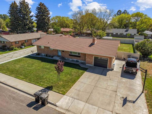 2039 Occidental Ave, Burley, ID 83318