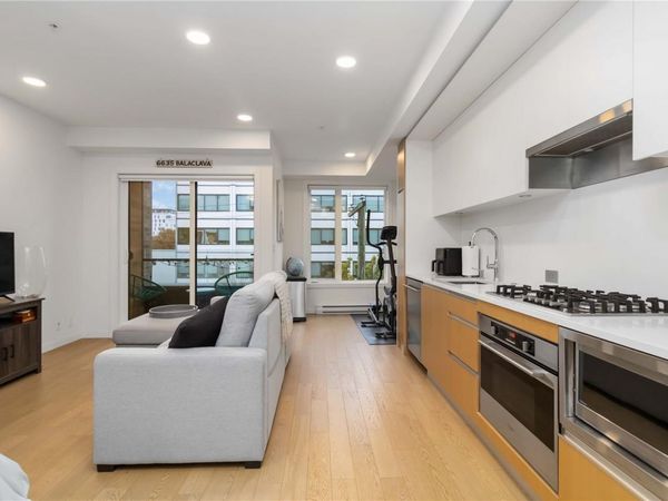 1033 Cook St, Unit #409, Victoria, BC V8V 0E1