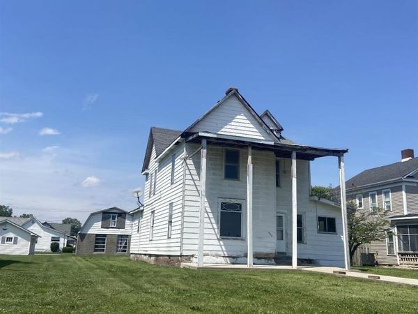 920 NE A St Street, Linton, IN 47441
