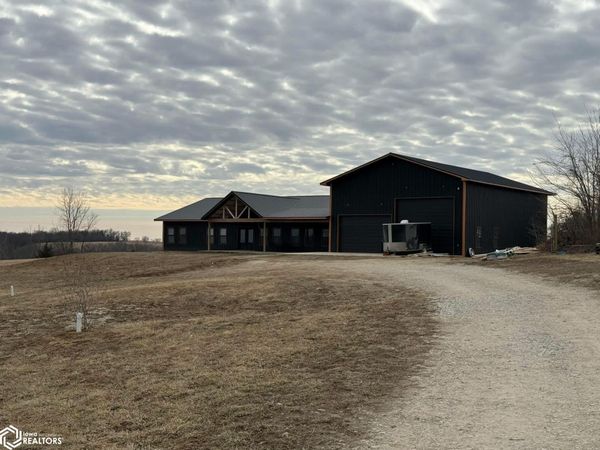 707 SE 6Th Street, Leon, IA 50144