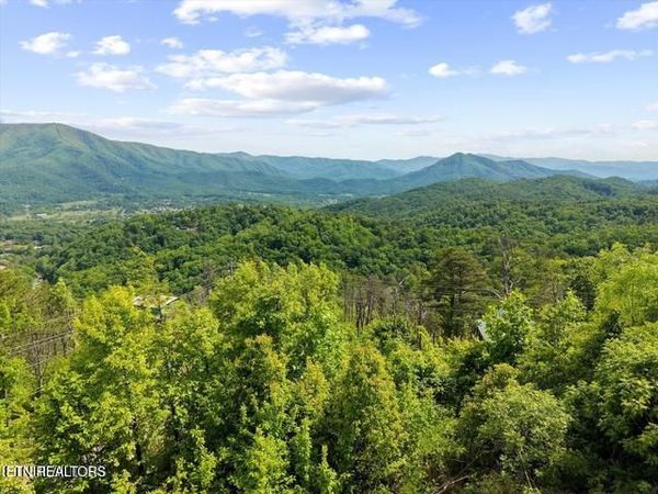 Hatcher Mtn Rd, Sevierville, TN 37862