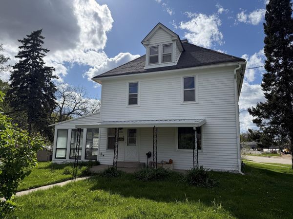 1090 N 2nd Street, Platteville, WI 53818