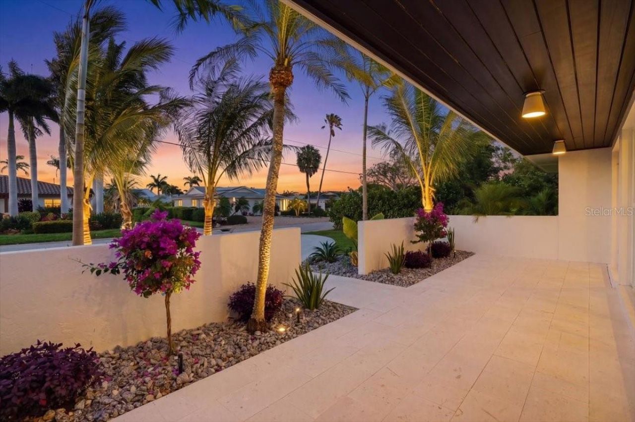618 Gladstone Lane, Holmes Beach, FL 34217 Photo