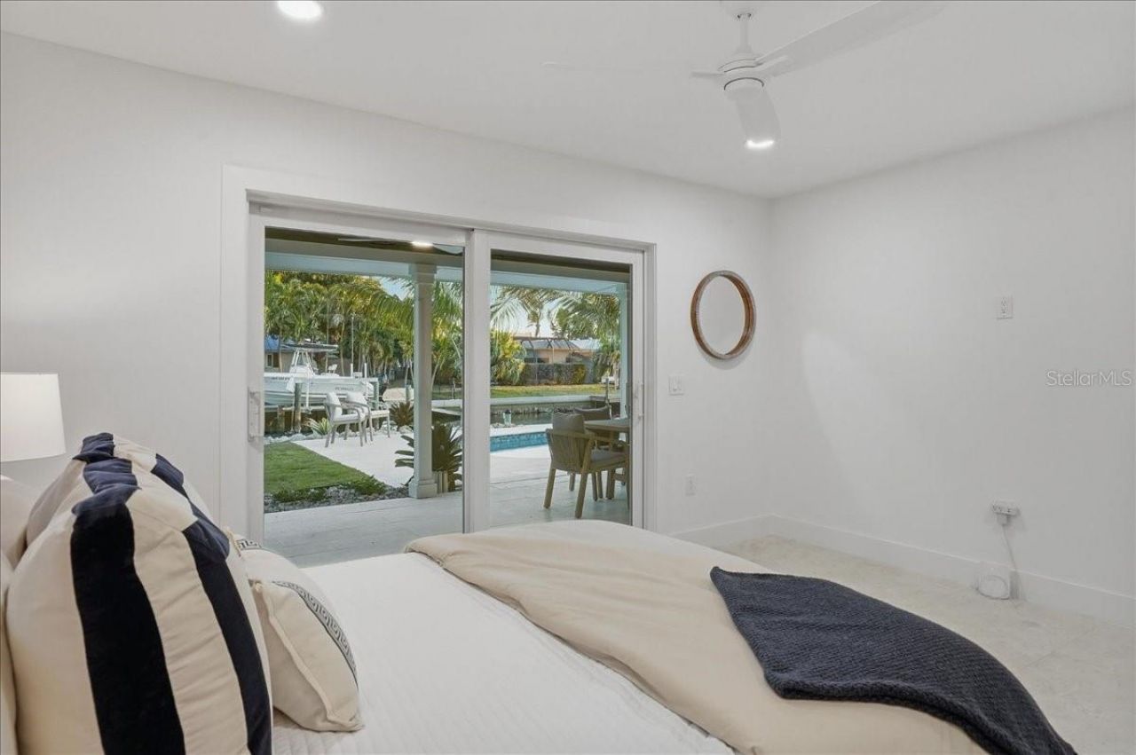 618 Gladstone Lane, Holmes Beach, FL 34217 Photo