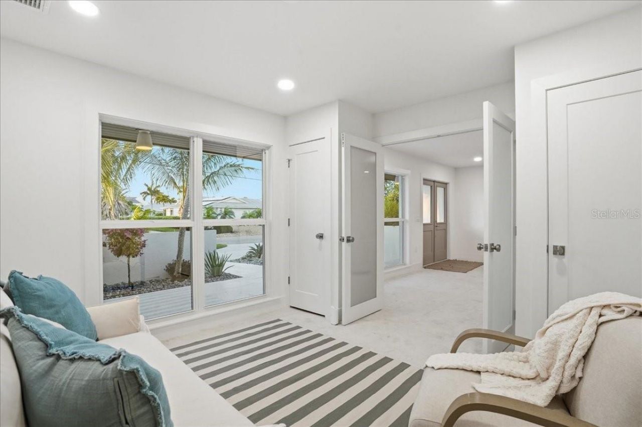 618 Gladstone Lane, Holmes Beach, FL 34217 Photo