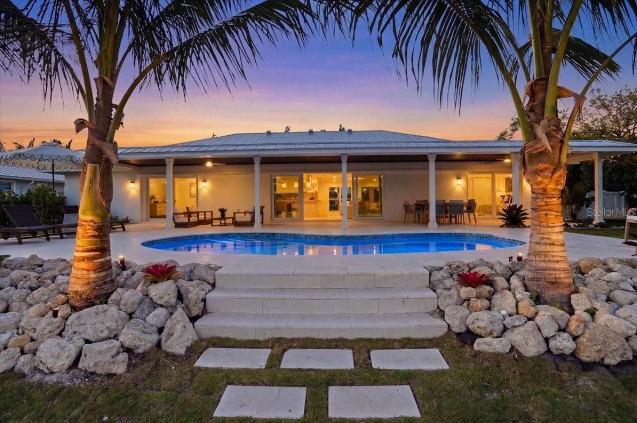 618 Gladstone Lane, Holmes Beach, FL 34217 Photo
