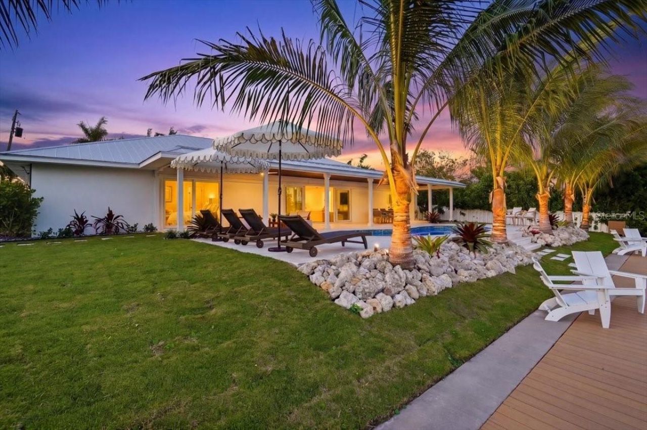 618 Gladstone Lane, Holmes Beach, FL 34217 Photo