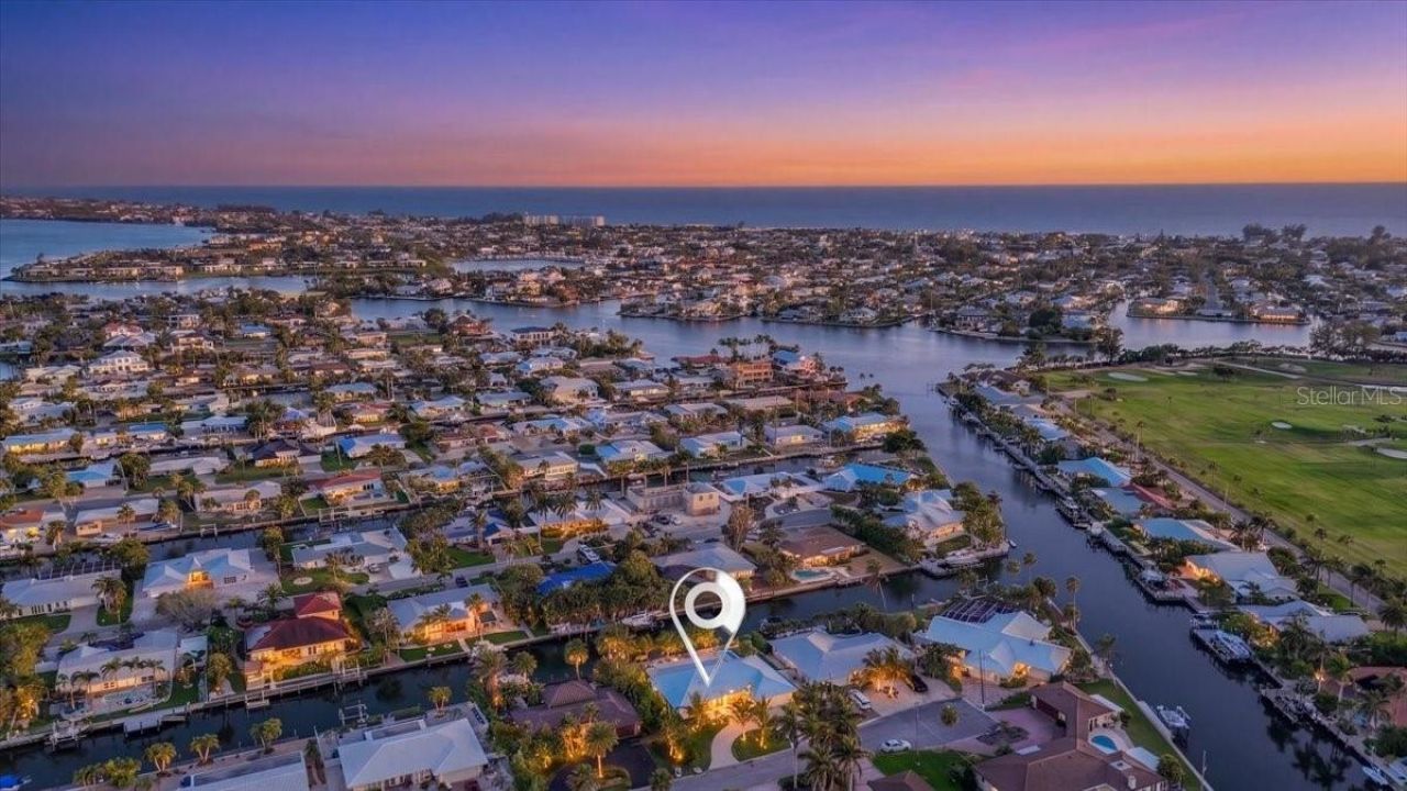618 Gladstone Lane, Holmes Beach, FL 34217 Photo