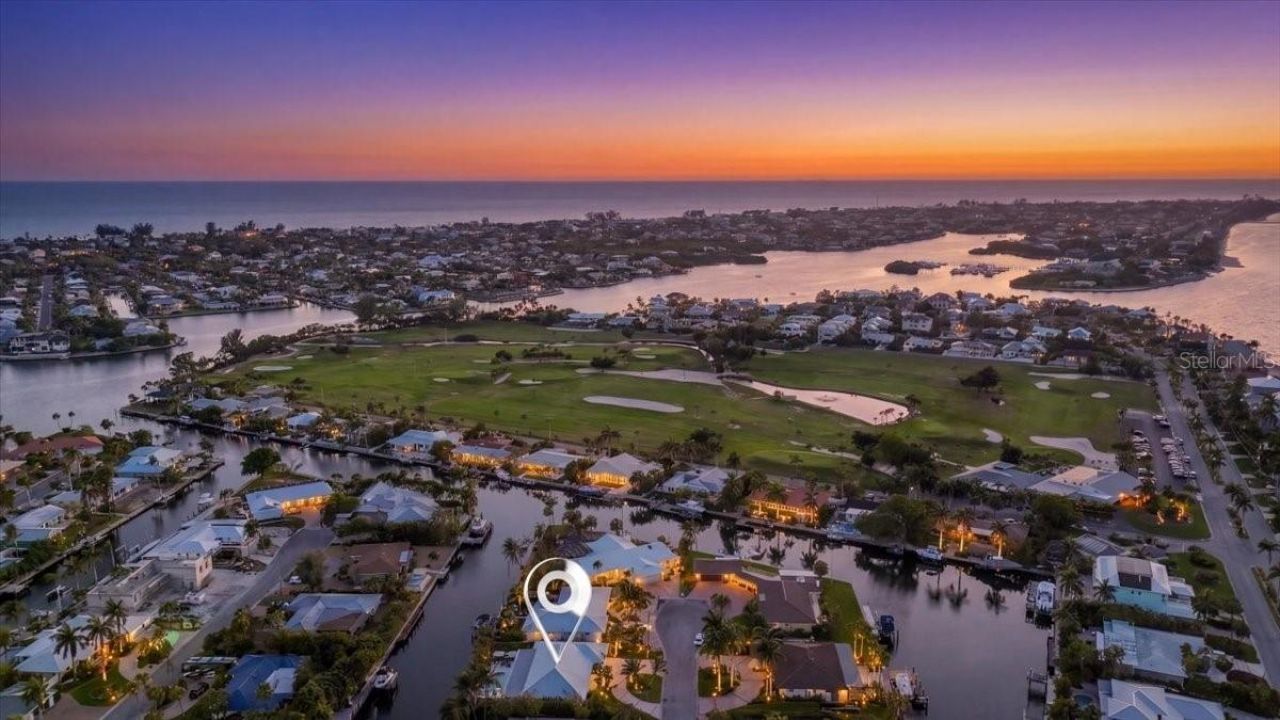618 Gladstone Lane, Holmes Beach, FL 34217 Photo