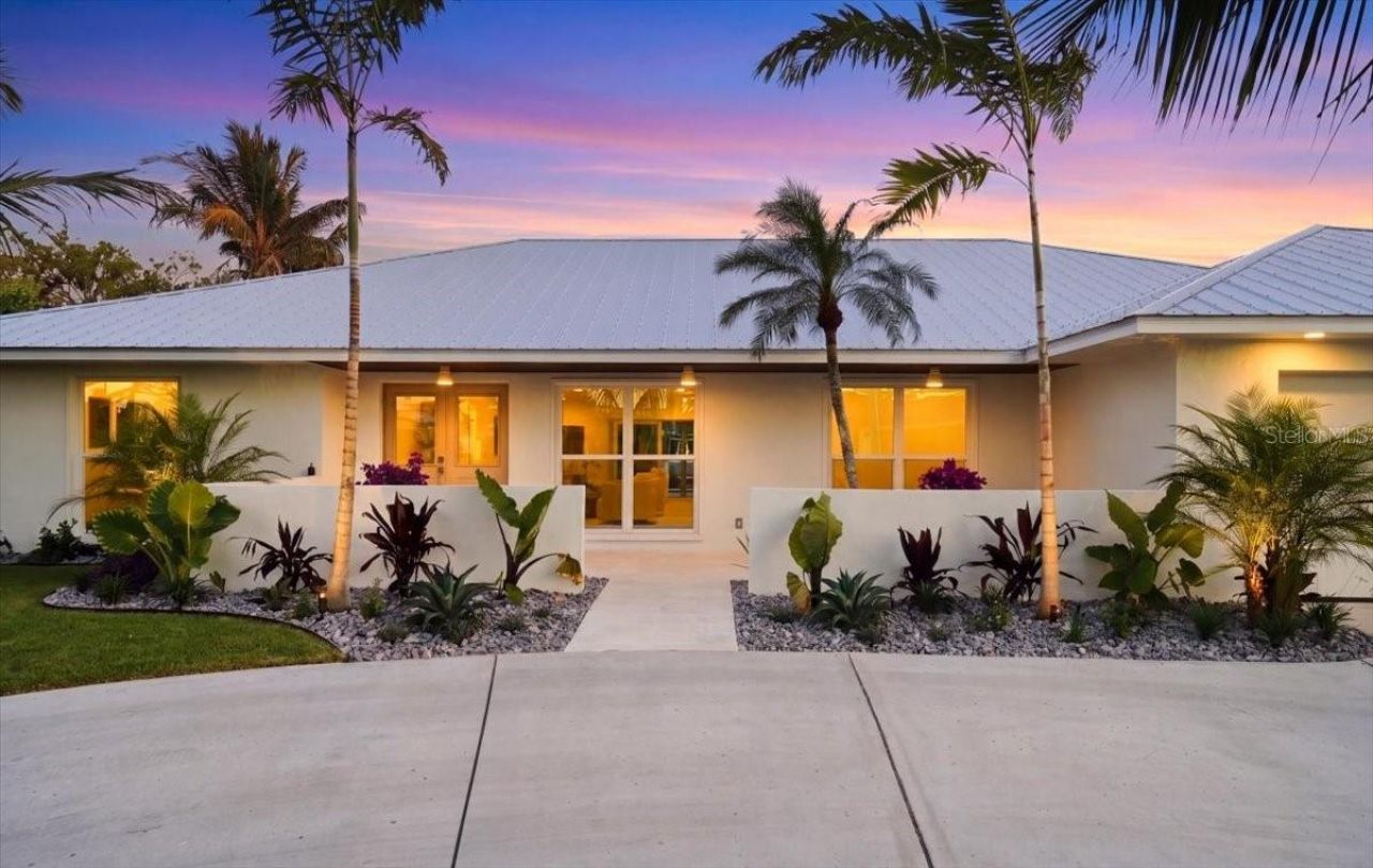 618 Gladstone Lane, Holmes Beach, FL 34217 Photo
