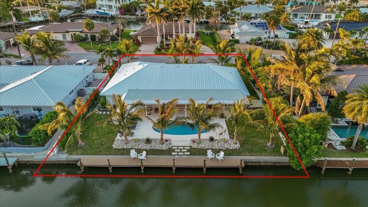618 Gladstone Lane, Holmes Beach, FL 34217 Photo