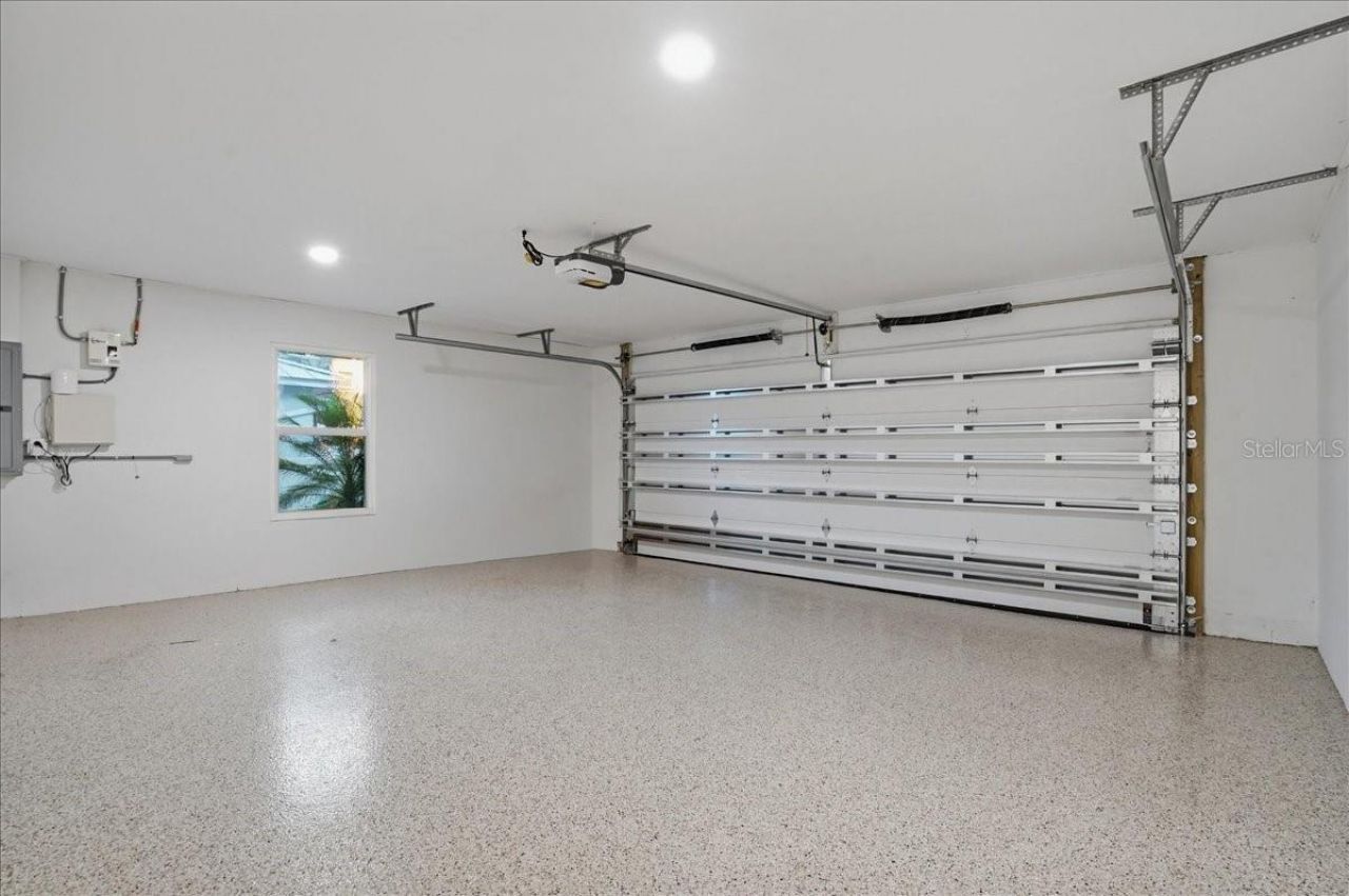 618 Gladstone Lane, Holmes Beach, FL 34217 Photo