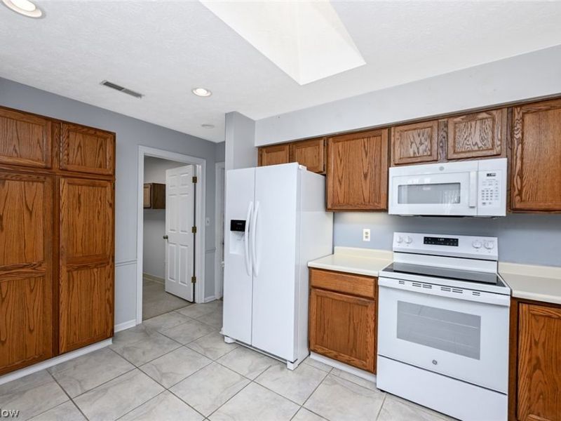 839 Sutton Place, Akron, OH 44313 Photo 19