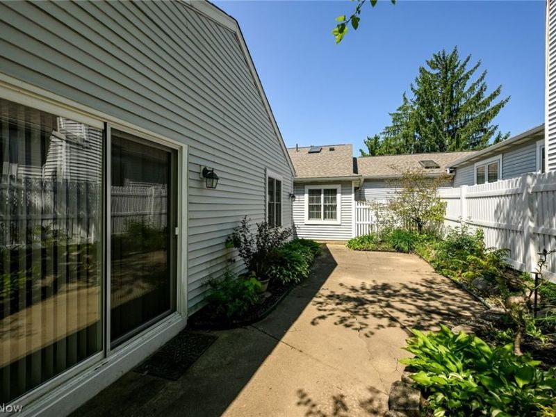 839 Sutton Place, Akron, OH 44313 Photo 6