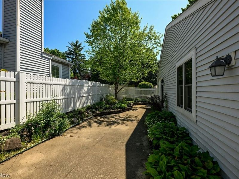 839 Sutton Place, Akron, OH 44313 Photo 7