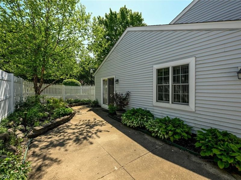 839 Sutton Place, Akron, OH 44313 Photo 8