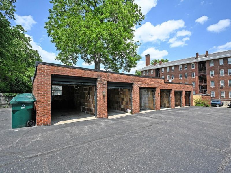 2138 Madison Road, Unit I, Cincinnati, OH 45208 Photo 3