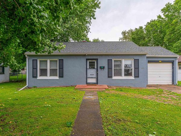 516 W ELM Street, Mason City, IL 62664