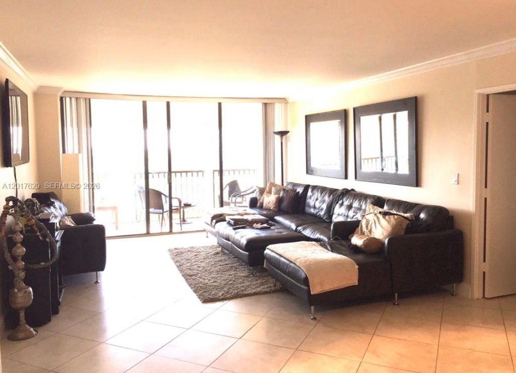 3731 N Country Club Dr , Unit 1526, Aventura, FL 33180 Photo