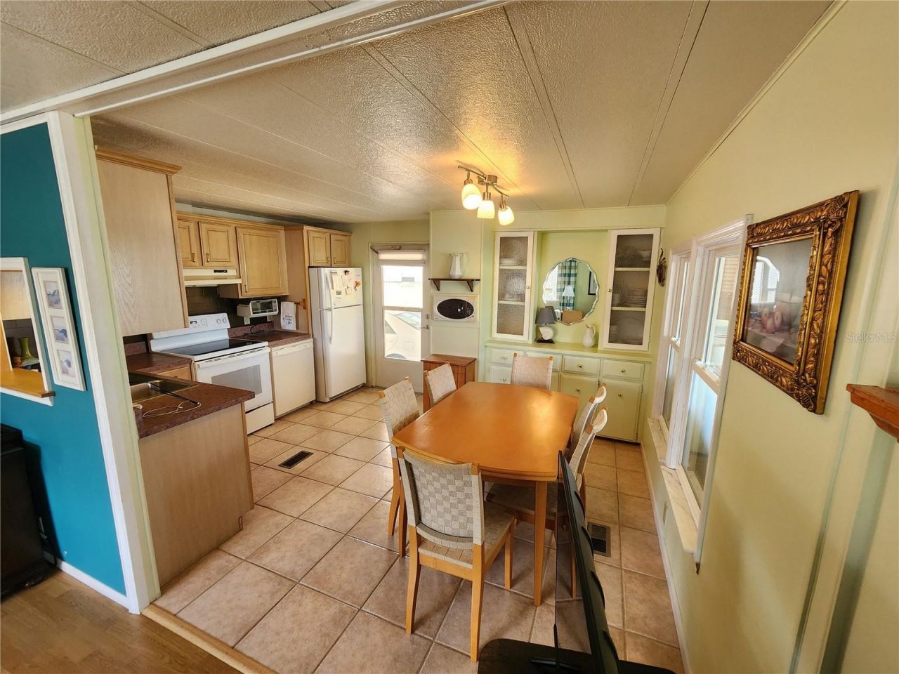 808 53rd Avenue E, Unit 27, Bradenton, FL 34203 Photo