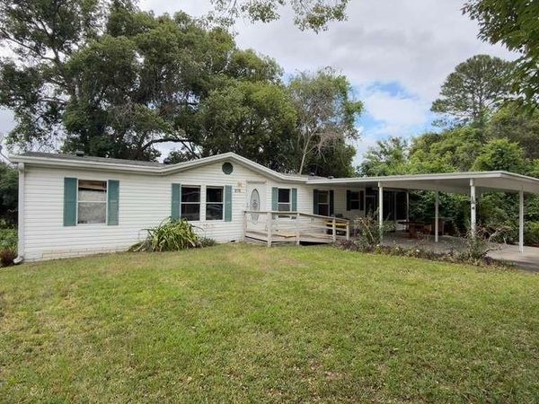 2011 PINEWOOD LANE , MOUNT DORA, FL 32757