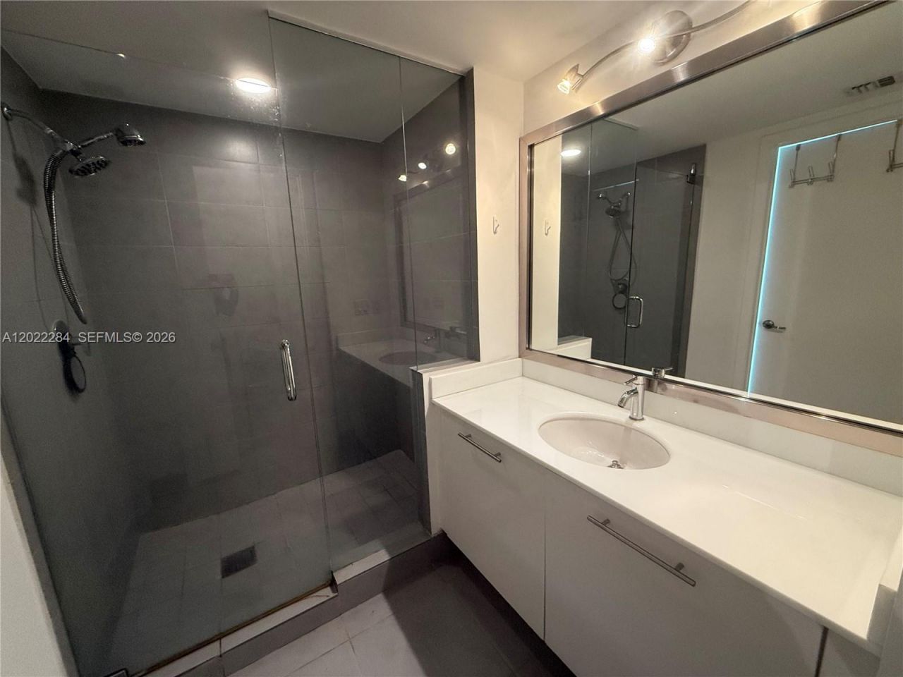 92 SW 3rd St , Unit 3709, Miami, FL 33130 Photo