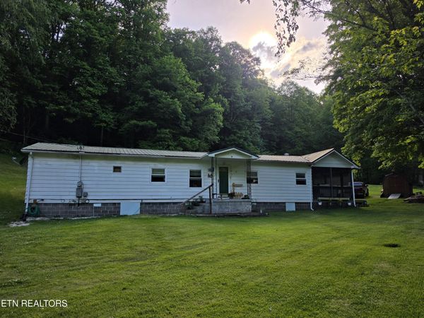 509 Rogers Cemetery Rd, Pennington Gap, VA 24277