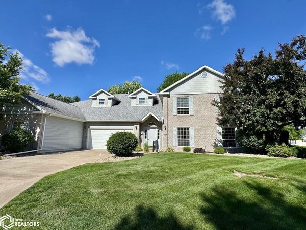 1509 Orchard Meadow Drive, Unit B, Burlington, IA 52601