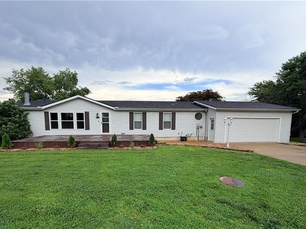 114 E Oak Street, Emma, MO 65327