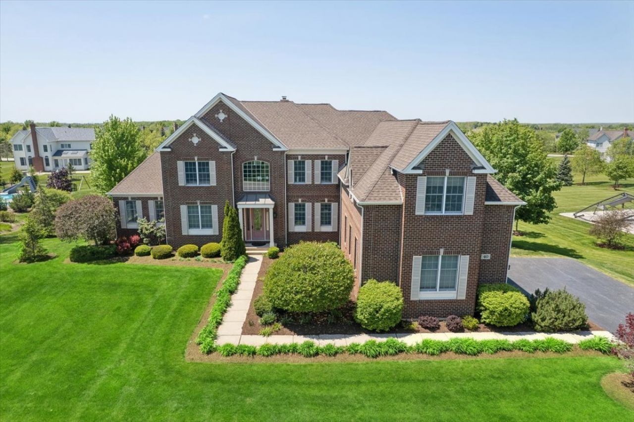 40 Wood Oaks Drive , South Barrington, IL 60010