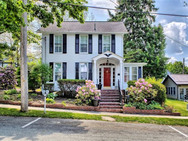 116 N Saint Clair Street, Ligonier, PA 15658