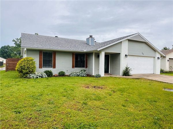 219 Winesap Lane, Bentonville, AR 72712