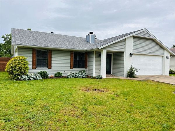 219 Winesap Lane , Bentonville, AR 72712