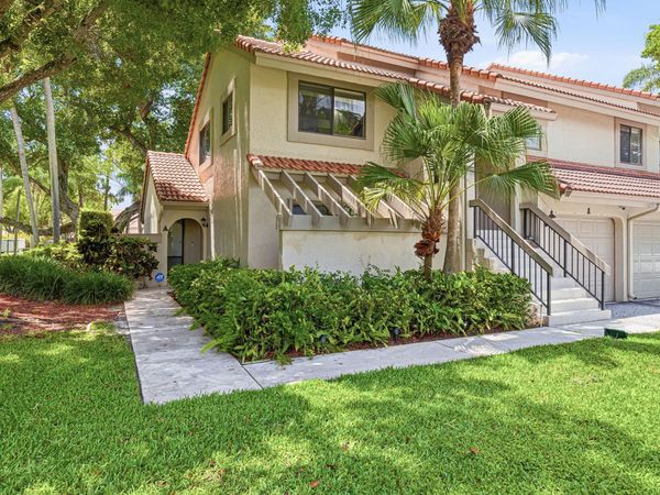 5530 Coach House Circle, Boca Raton, FL 33486