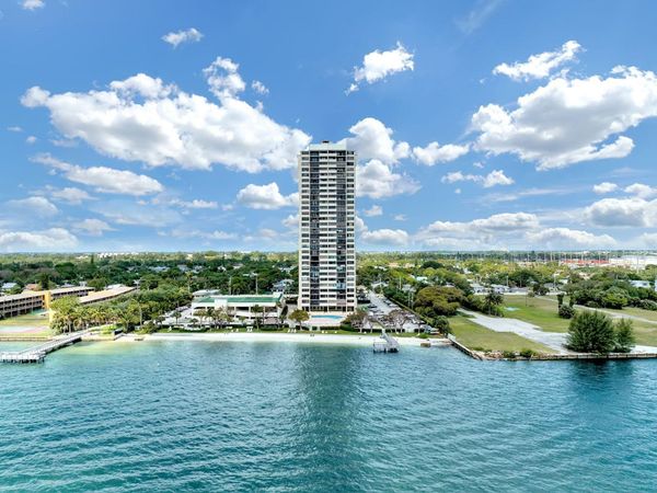 5600 N Flagler Drive, Unit 1605, West Palm Beach, FL 33407
