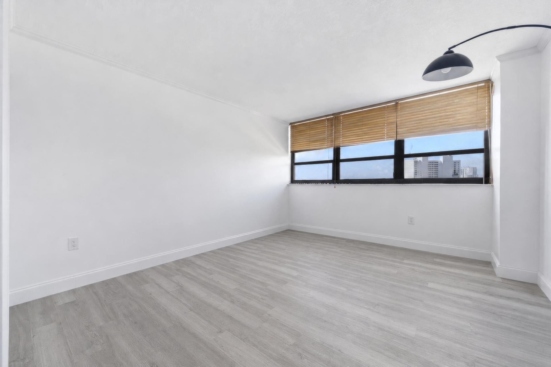 5600 N Flagler Drive, Unit 1605, West Palm Beach, FL 33407 Photo