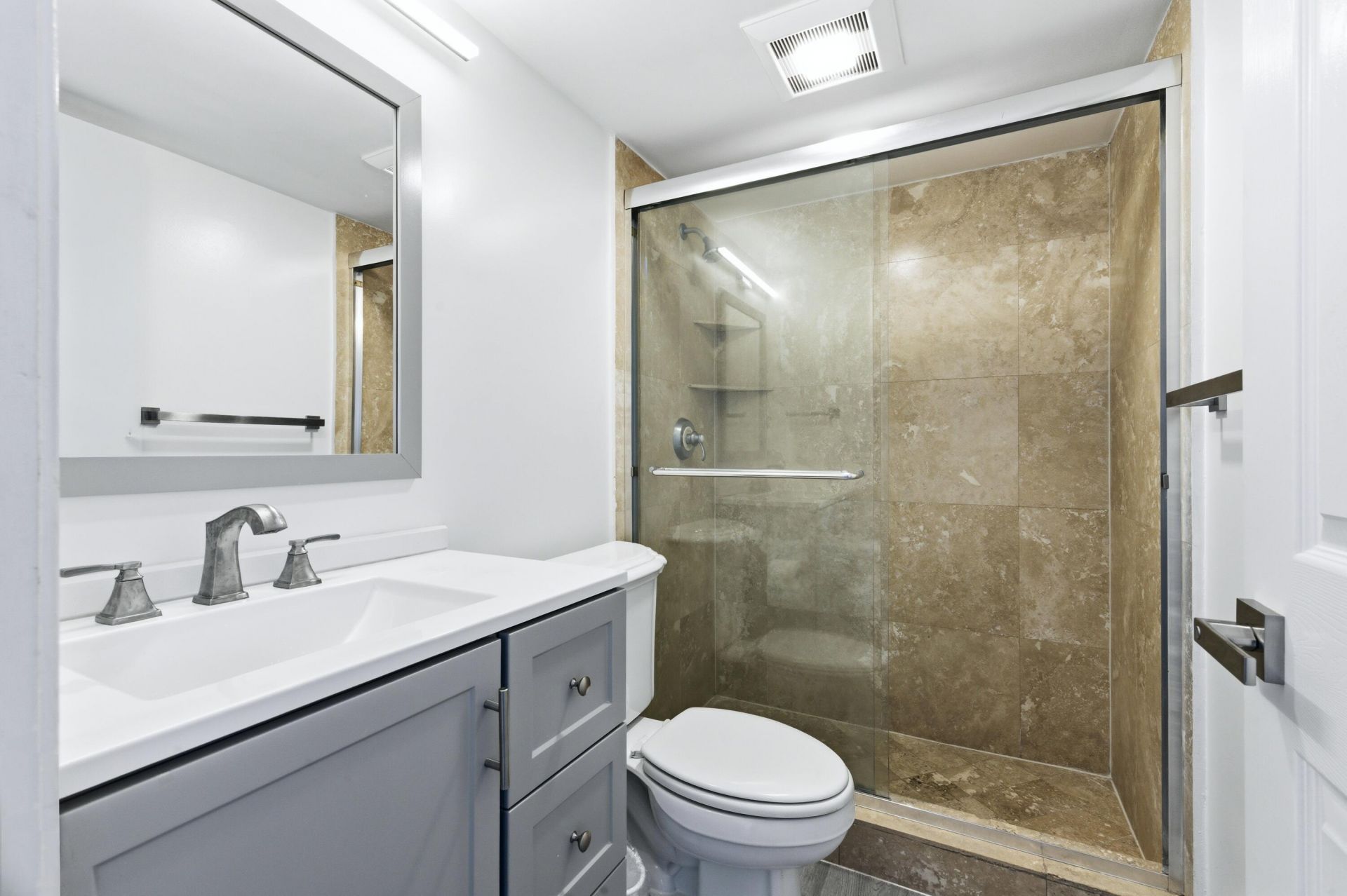 5600 N Flagler Drive, Unit 1605, West Palm Beach, FL 33407 Photo