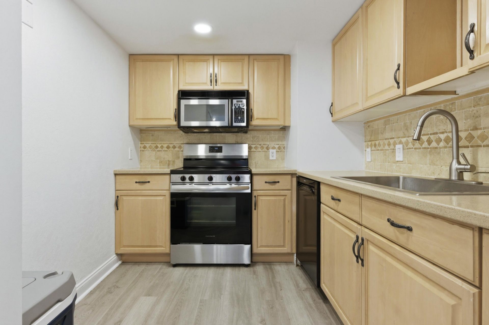 5600 N Flagler Drive, Unit 1605, West Palm Beach, FL 33407 Photo