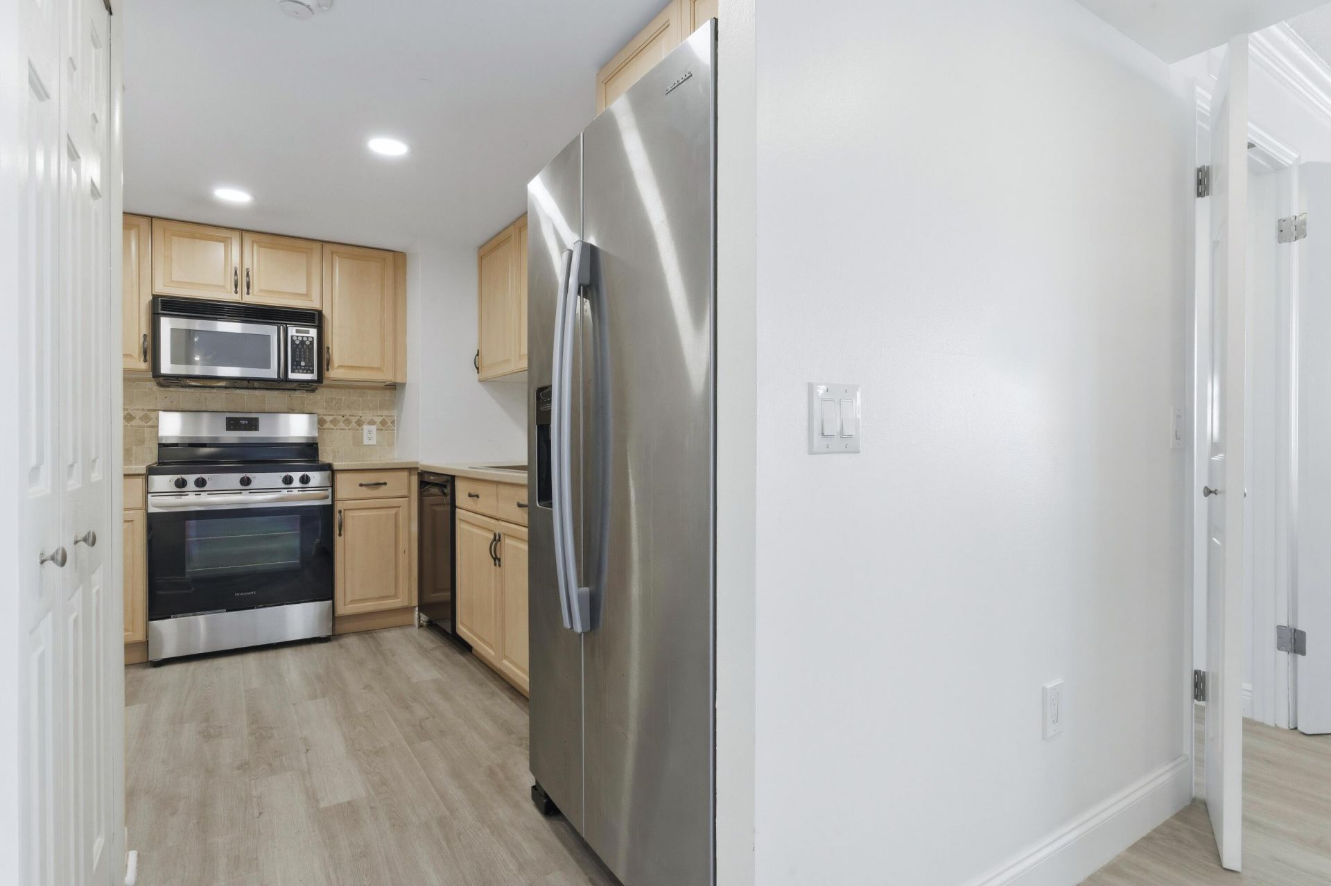 5600 N Flagler Drive, Unit 1605, West Palm Beach, FL 33407 Photo