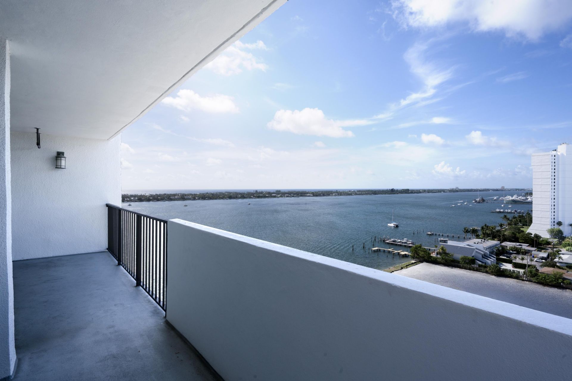 5600 N Flagler Drive, Unit 1605, West Palm Beach, FL 33407 Photo
