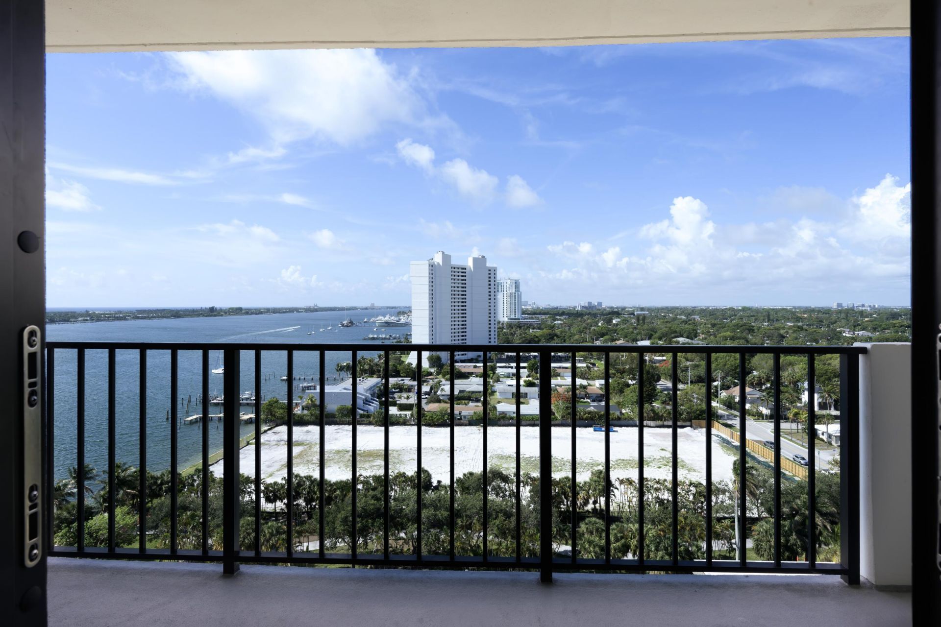 5600 N Flagler Drive, Unit 1605, West Palm Beach, FL 33407 Photo