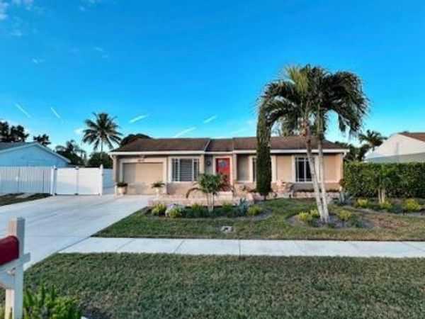 10079 Yeoman Lane, Royal Palm Beach, FL 33411