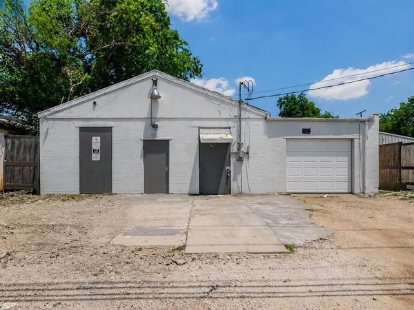 2905 Bryan Avenue, Fort Worth, TX 76104