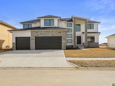 11040 S 220th Street , Gretna, NE 68028