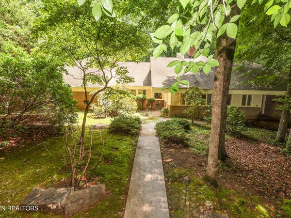 45 Hickory Tr, Norris, TN 37828
