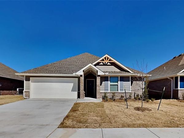 9017 NW 127th Terrace, Yukon, OK 73099
