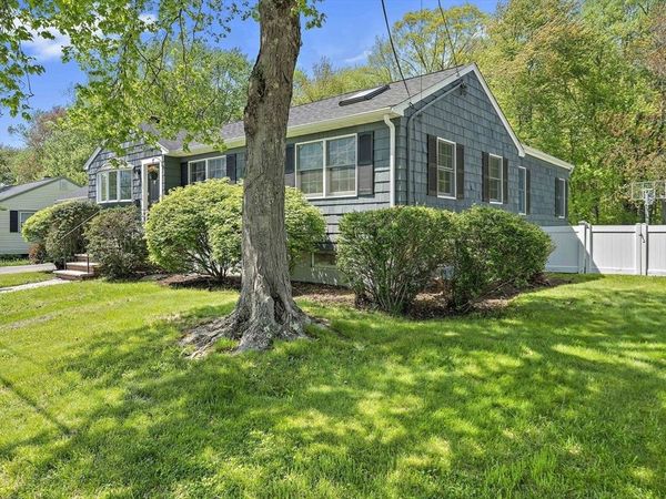 30 Roseen Rd, Holbrook, MA 02343