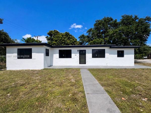 16301 NW 32nd Ave , Miami Gardens, FL 33054